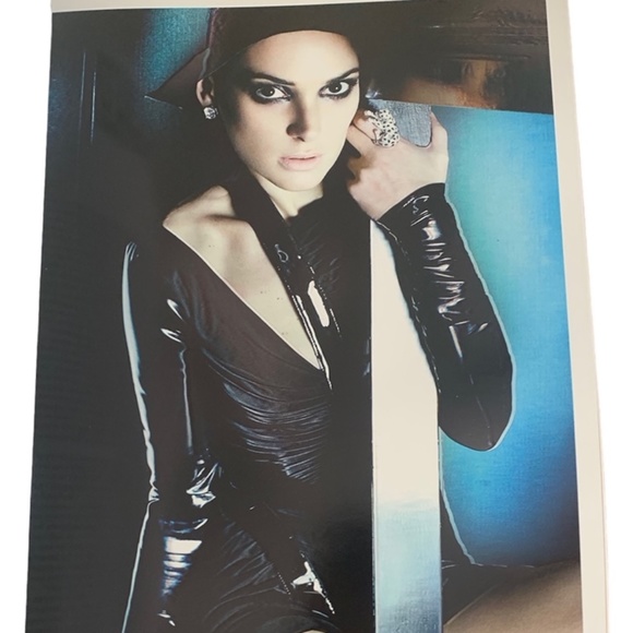 V Magazine Winona Ryder Mario Testino Cindy Crawford - Picture 3 of 8